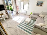 Charmant T2 à Six-Fours - Terrasse et Proximité Plage - Résidence Sécurisée - FR-1-316-232 - B&B