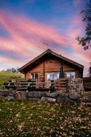 Bothy Cabin -Log cabin in wales - with hot tub - B&B Newtown