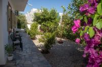 FLOWERS STUDIOS - Bed and Breakfast Skála