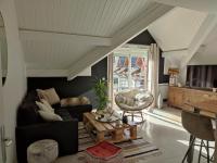 Appartement plein centre village, vue montagnes, proximité immédiate lac - B&B Doussard