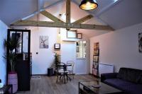 Style Loft dans une maison au calme - B&B