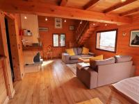 Chalet Familial pour 10 Pers. à Proximité des Pistes et Commerces avec Cheminée et Wifi - FR-1-342-232 - Bed and Breakfast Beaufort