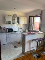 Apartamento con vistas y balcón