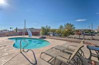 Pool and boat parking 1 mi to lake - B&B Lake Havasu City