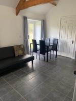 Lodge 4, The Grange, 53 High Street, Wick, Bristol BS30 5QQ - Ferienwohnung