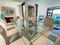 Lujosa villa vistas al mar y piscina climatiza - Chambres d'hôtes Sanxenxo