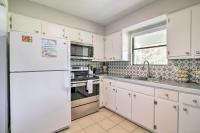 Bright Jonestown Retreat with Yard and Porch! - Chambres d’hôtes Jonestown
