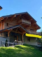 Gorgeous 2 bedroom, 2 full bath, ski in apartment! Winner of 2026, 2025, and 2024 Traveller Award! - Chambres d'hôtes Morzine
