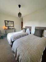 Twin Room with Shower