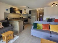 Plein Soleil 3 bedroom apartment with stunning mountain views - B&B Samoëns