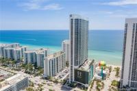 Beautiful Beachfront Penthouse - B&B