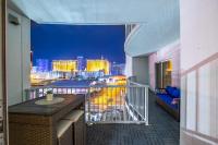 B&B Las Vegas - 2100 SqFt Penthouse Suite W/ Strip Views! POOL GYM - Bed and Breakfast Las Vegas
