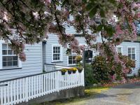 Explorers Lodge - B&B