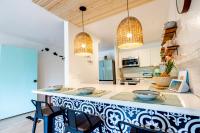 Hawaii Lifestyle Design Condo l Pool l Near Beach l AC l Free Parking l Sleeps 6 - Chambres d'hôtes Kailua-Kona