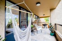 Hawaii Lifestyle Design Condo l Pool l Near Beach l AC l Free Parking l Sleeps 6 - Bed and Breakfast Kailua-Kona