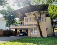 Casilda By The Oaks Inn - Bed and Breakfast