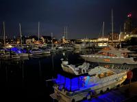 LUXURY 40 FOOT YACHT ON 5 STAR OCEAN VILLAGE MARINA SOUTHAMPTON - minutes away from city centre and cruise terminals - Free parking included - Chambres d'hôtes Southampton