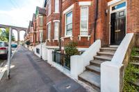 Bradstone Garden Retreat With Own Entrance - B&B