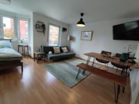 B&B Karlsruhe - ZEN Apartment - good traffic connection - bright - Bed and Breakfast Karlsruhe