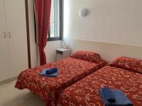 Self Catering Lovely 1 bed Apartment, 15A2, Los Cristianos, Tenerife - Chambres d'hôtes Los Cristianos