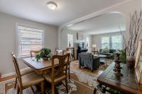 Enjoy Evanston! Slow Down After a Busy Day Sight Seeing - Walking Distance from Public Transportation apts - B&B