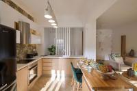 KaiZen Chania - New Central Apartment Just 350m Away With Private Jacuzzi and free parking! - Chambres d'hôtes La Canée