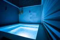 Suite with Hot Tub