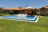 Casa con Piscina, Quincho, Cancha de Futbol/Volley - B&B