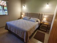 Casa con Piscina, Quincho, Cancha de Futbol/Volley - B&B San Bernardino