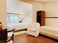 Camera Tripla Classic