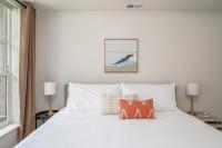One-Bedroom Apartment (Self Check-in with Virtual Front Desk )