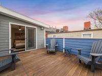 Stylish 4 Bedroom Loft Home, North Shore, City Skyline View Close to NHL, NFL - B&B
