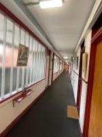 West End Hidden Gem - Modern 2-Bedroom Apartment with residents patio - Bed and Breakfast Anniesland