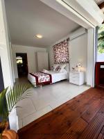 Bungalow Red