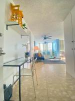 Pool Beachfront 2 bedroom Condado Beach - Ferienwohnung San Juan