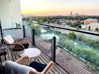 B&B Vienna - Sunrise above sky with ROOFTOP Pool and FREE parking - Bed and Breakfast Vienna