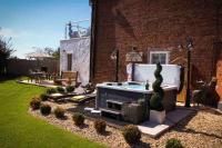 B&B Mickle Trafford - Stunning Views, Hot Tub, 5 minutes to Chester - Bed and Breakfast Mickle Trafford