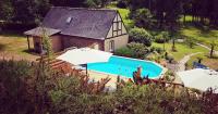 B&B Guégon - Le Vieux Moulin Gites - Detached cottage with garden views and pool - Bed and Breakfast Guégon