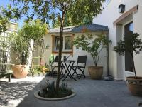 Aux Vieilles Murailles • Charmante maison & cour - B&B