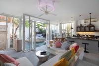 PROMO Modern Seminyak Pvt Villa with Pool and Parking - B&B Seminyak