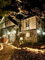 Ippukaku DAMカラオケやBBQなど最大18人は泊まれる大自然の中にある自慢の貸し別荘! - B&B Kitakaruizawa