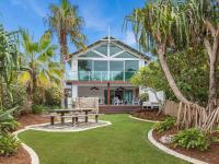 Stunning Beachfront On She oak - B&B