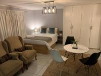 Modern 1 bedroom flat with uninterrupted wifi - Chambres d’hôtes Johannesbourg