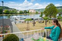 Apartment mit Balkon III