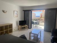 Lovely Self Catering 1 bed Apartment 6B2, Los Cristianos,Tenerife - Chambres d'hôtes Los Cristianos