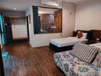 Standard Twin Room with Garden View