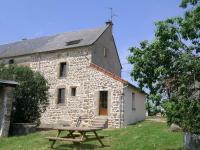 Maison en pierre avec jardin, jeux enfants et animaux acceptés - FR-1-489-137 - Chambres d’hôtes