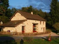 Gîte familial avec pêche, cascade, animaux et activités variées, proche de Vichy et Le PAL - FR-1-489-122 - B&B