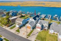 Brigantine Bay Breeze Sleeps 16 - B&B
