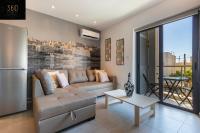 B&B San Ġwann - High-End central APT with comfy BED & Super WIFI by 360 Estates - Bed and Breakfast San Ġwann